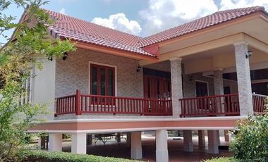 Haus zum Kauf mit 2 Zimmer in Mueang Uthai Thani, Uthai Thani