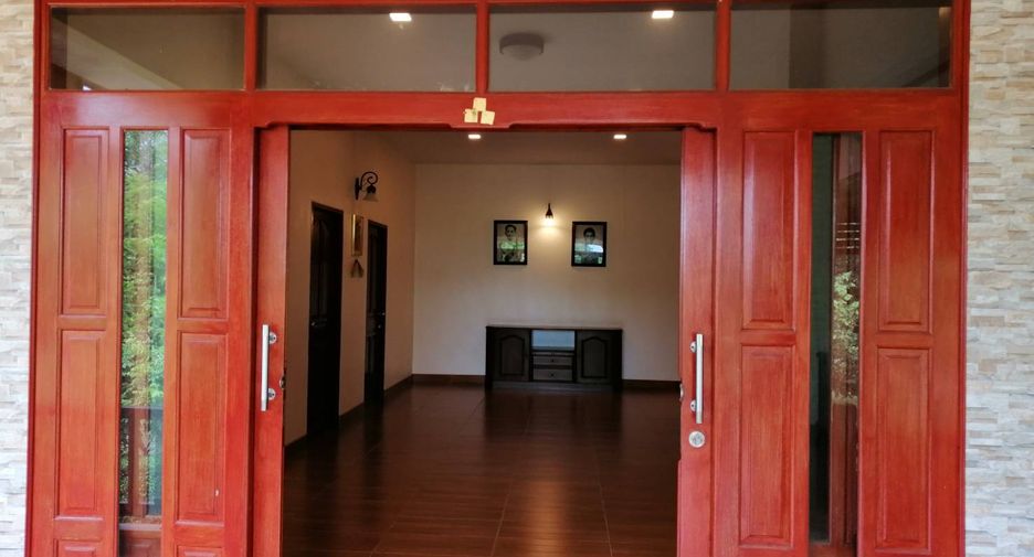 À vendre 2 chambres maison à Mueang Uthai Thani, Uthai Thani