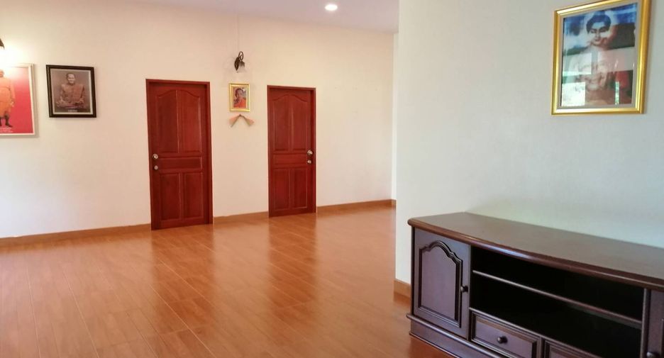À vendre 2 chambres maison à Mueang Uthai Thani, Uthai Thani