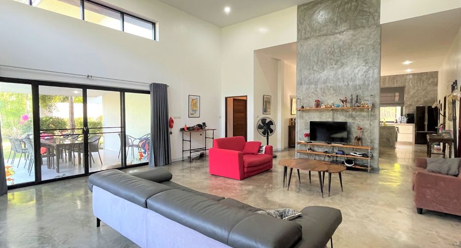For sale 7 bedrooms retail Space in Mueang Krabi, Krabi