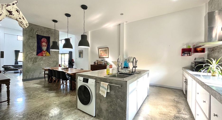 For sale 7 bedrooms retail Space in Mueang Krabi, Krabi