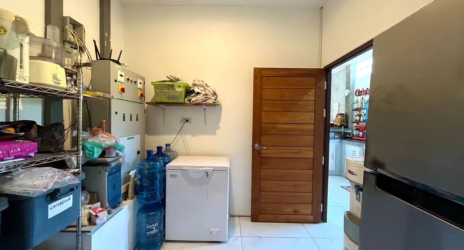 For sale 7 bedrooms retail Space in Mueang Krabi, Krabi