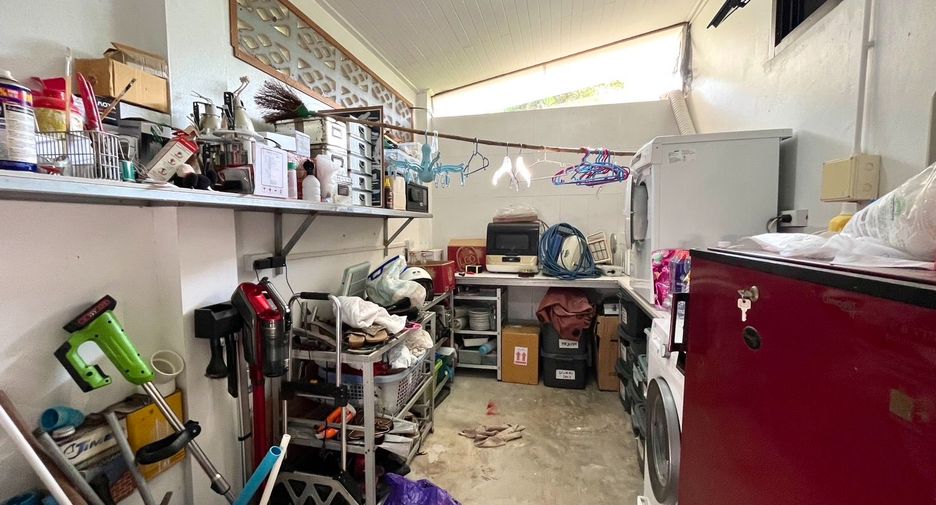 For sale 7 bedrooms retail Space in Mueang Krabi, Krabi