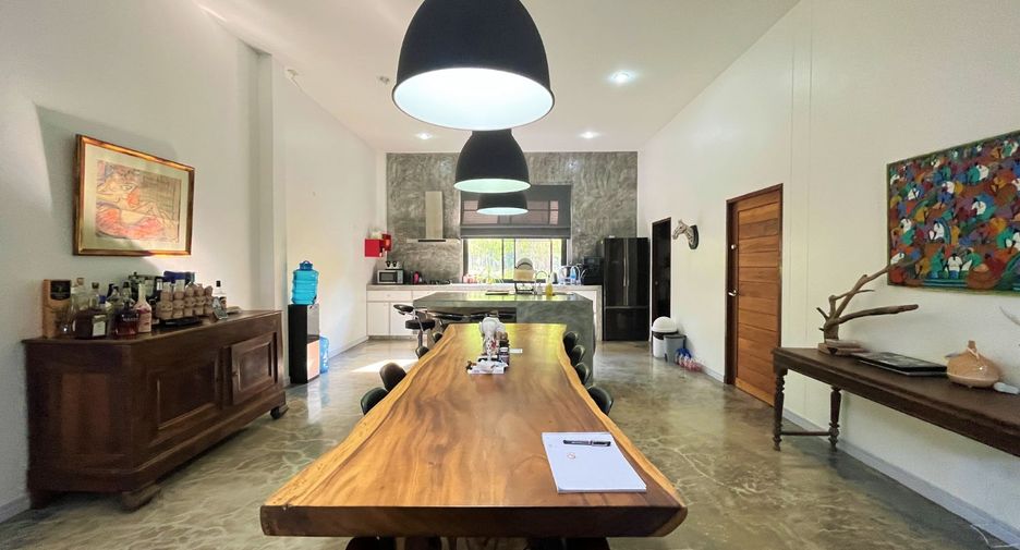 For sale 7 bedrooms retail Space in Mueang Krabi, Krabi
