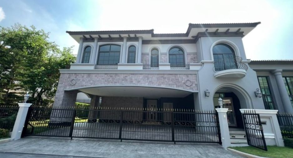 For sale 4 bedrooms house in Thawi Watthana, Bangkok