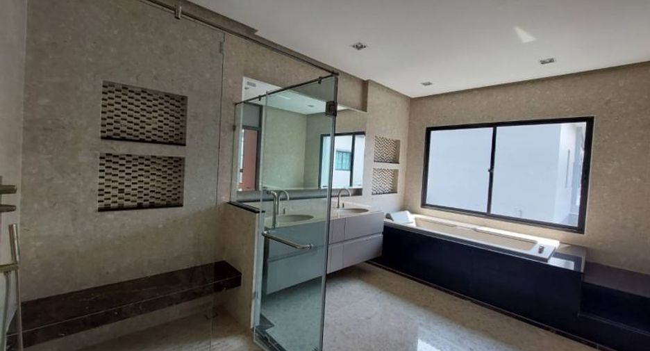 For sale 4 bedrooms house in Thawi Watthana, Bangkok