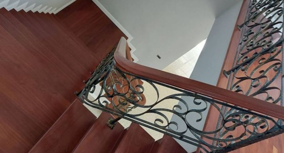 For sale 4 bedrooms house in Thawi Watthana, Bangkok