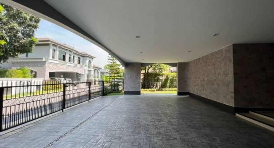 For sale 4 bedrooms house in Thawi Watthana, Bangkok