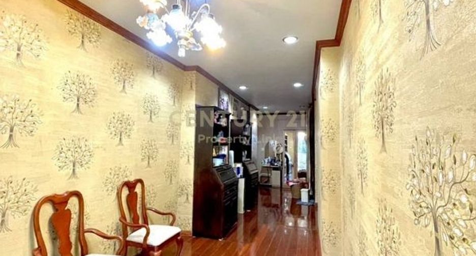 For rent そして for sale 5 Beds house in Chatuchak, Bangkok
