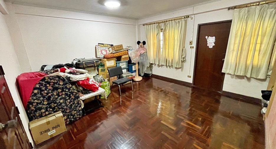 For sale 4 bedrooms townhouse in Bang Phli, Samut Prakan