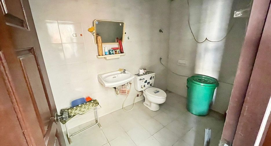 For sale 4 bedrooms townhouse in Bang Phli, Samut Prakan