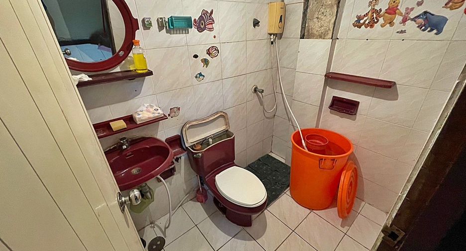 For sale 4 bedrooms townhouse in Bang Phli, Samut Prakan