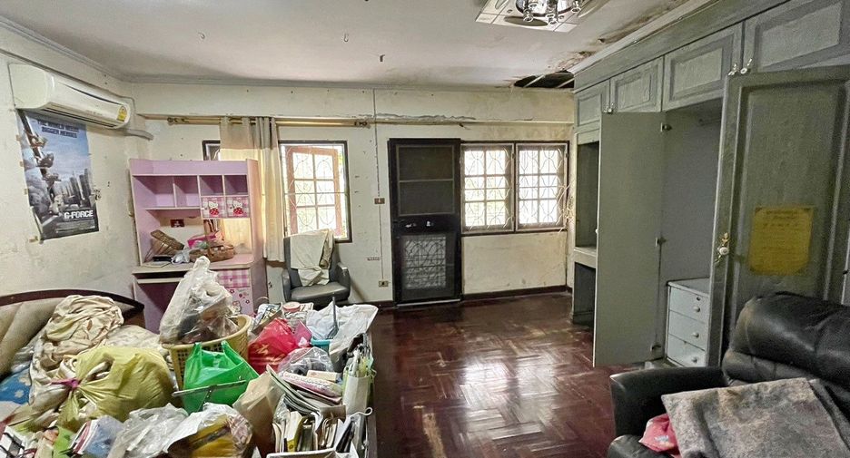 For sale 4 bedrooms townhouse in Bang Phli, Samut Prakan