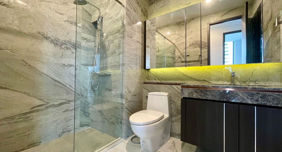 For sale 2 bedrooms condo in Khlong Toei, Bangkok