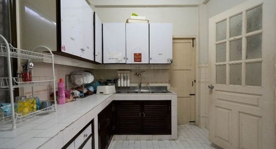 For rent 3 bedrooms house in Phra Nakhon, Bangkok