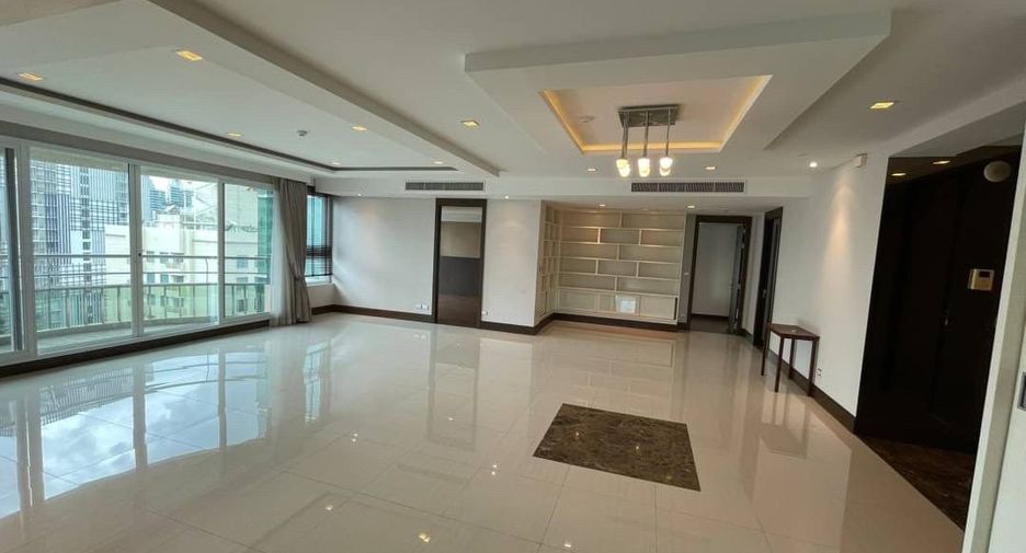 For rent 4 bedrooms condo in Khlong Toei, Bangkok