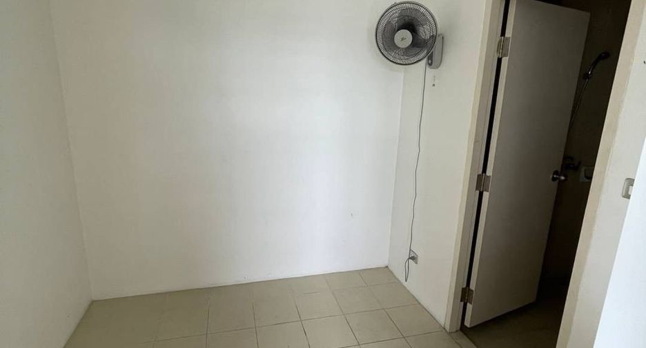For rent 4 bedrooms condo in Khlong Toei, Bangkok