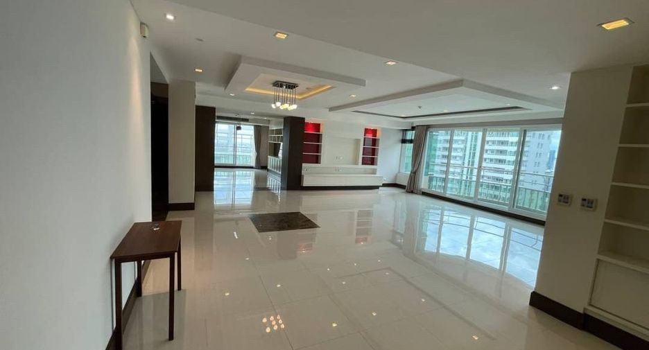 For rent 4 bedrooms condo in Khlong Toei, Bangkok