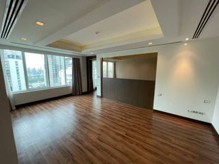 For rent 4 bedrooms condo in Khlong Toei, Bangkok