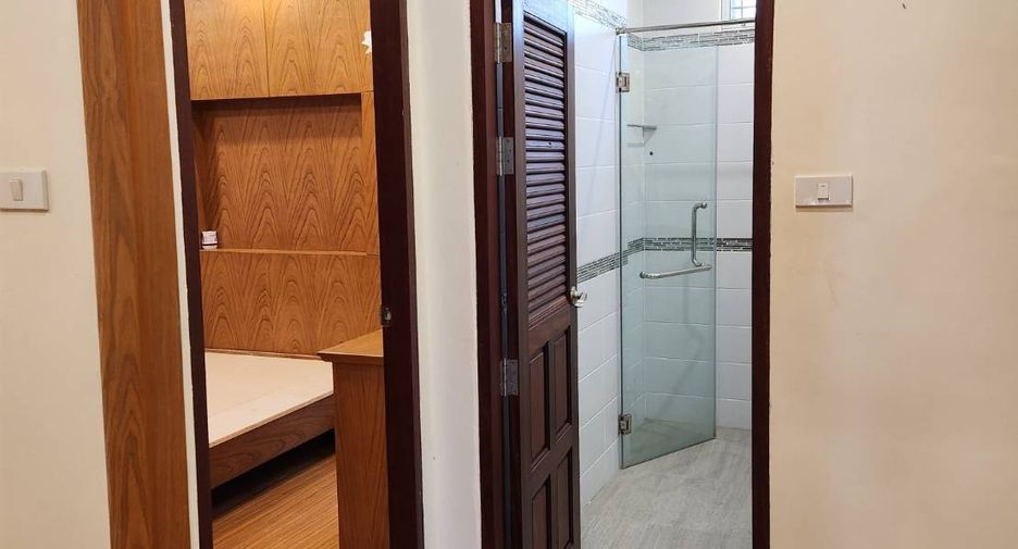 For sale 4 bedrooms villa in Bang Lamung, Chonburi