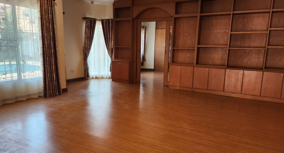 For sale 4 bedrooms villa in Bang Lamung, Chonburi