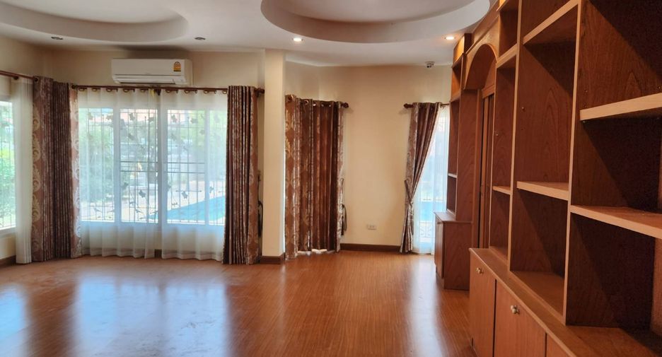 For sale 4 bedrooms villa in Bang Lamung, Chonburi