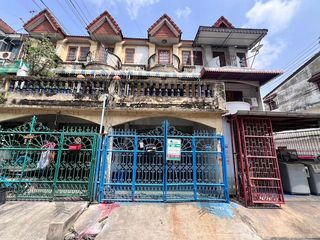 For sale 4 bed townhouse in Krathum Baen, Samut Sakhon