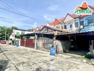 À vendre 3 chambres maison de ville à Khan Na Yao, Bangkok