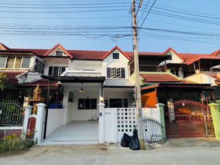 For sale 3 Beds townhouse in Mueang Phetchaburi, Phetchaburi
