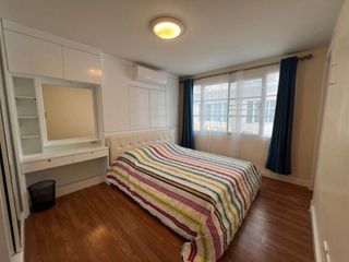 Casa adosada en alquiler de 3 habitaciones en Bang Na, Bangkok