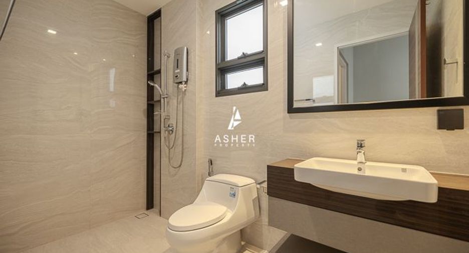 For sale 4 bedrooms house in Phra Khanong, Bangkok