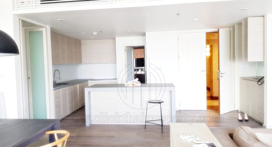 For rent 3 bedrooms condo in Pathum Wan, Bangkok