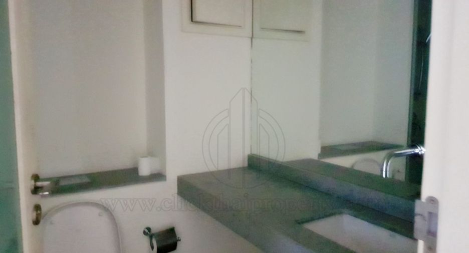 For rent 3 bedrooms condo in Pathum Wan, Bangkok
