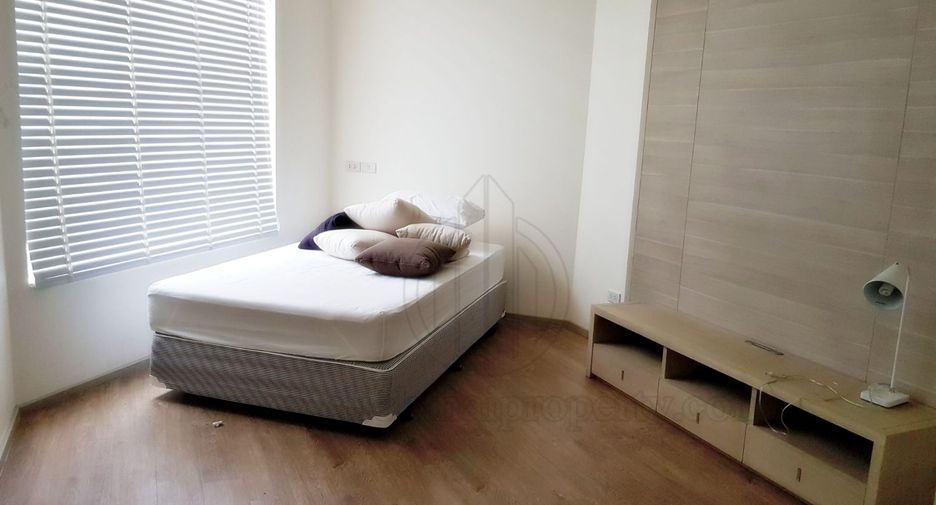 For rent 3 bedrooms condo in Pathum Wan, Bangkok