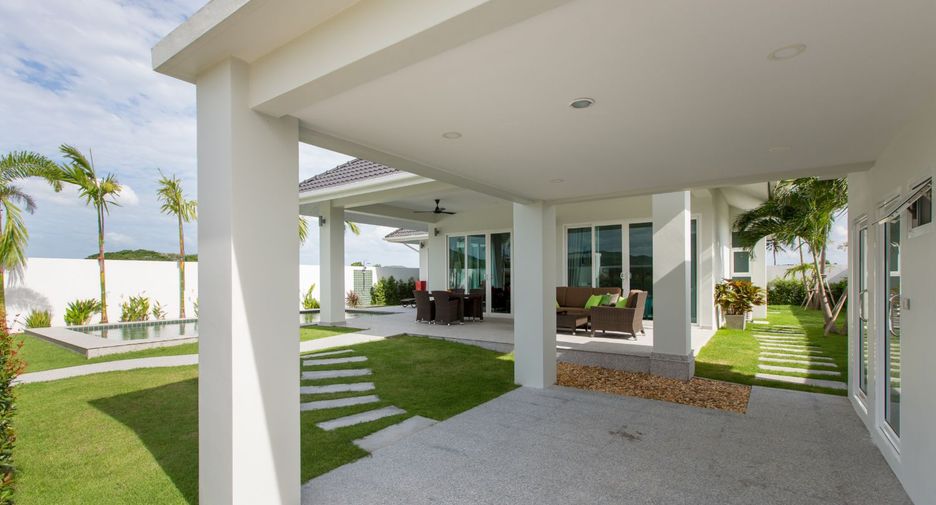 For sale 3 bedrooms villa in Hua Hin, Prachuap Khiri Khan