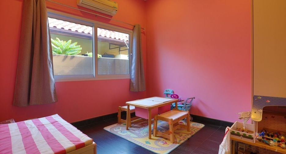 For sale 5 bed house in Sattahip, Chonburi
