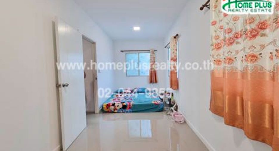 For sale 2 bed retail Space in Mueang Samut Prakan, Samut Prakan