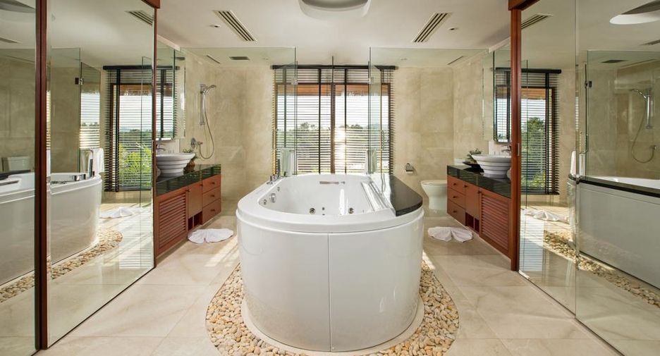 For sale 5 bedrooms villa in Mueang Phuket, Phuket
