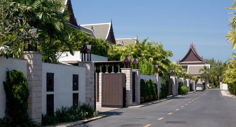For sale 5 bedrooms villa in Mueang Phuket, Phuket