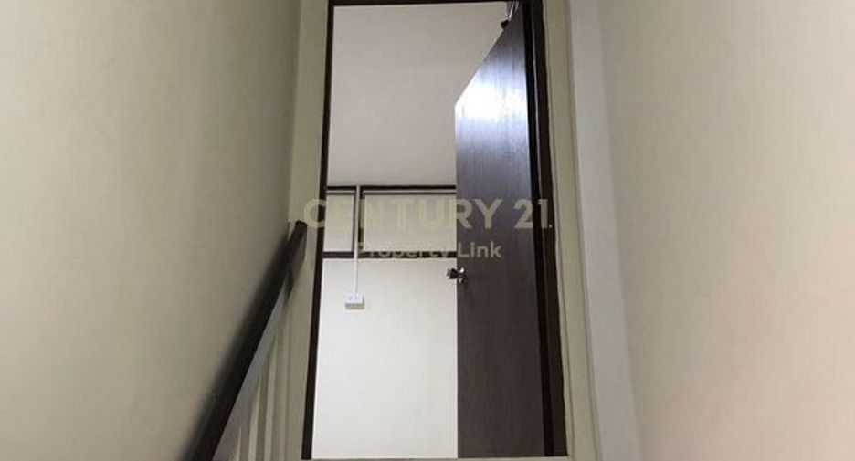 For sale 2 bed townhouse in Din Daeng, Bangkok