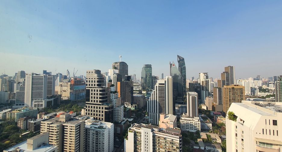 For rent そして for sale 4 ベッドルーム condo in Khlong Toei, Bangkok