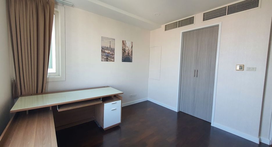 For rent そして for sale 4 ベッドルーム condo in Khlong Toei, Bangkok