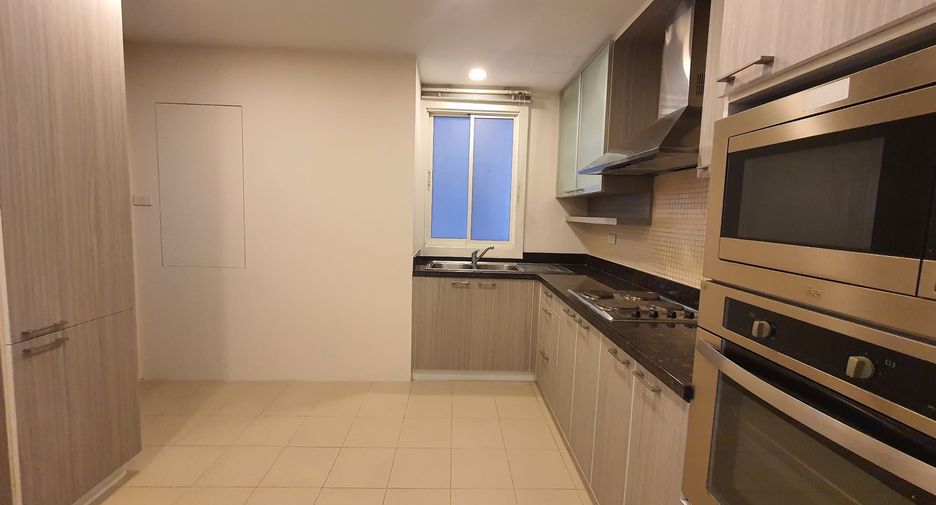 For rent そして for sale 4 ベッドルーム condo in Khlong Toei, Bangkok