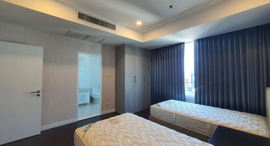 For rent そして for sale 4 ベッドルーム condo in Khlong Toei, Bangkok
