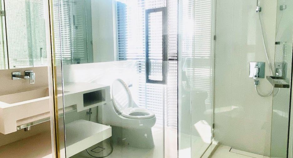 For rent 2 bedrooms condo in Khlong Toei, Bangkok