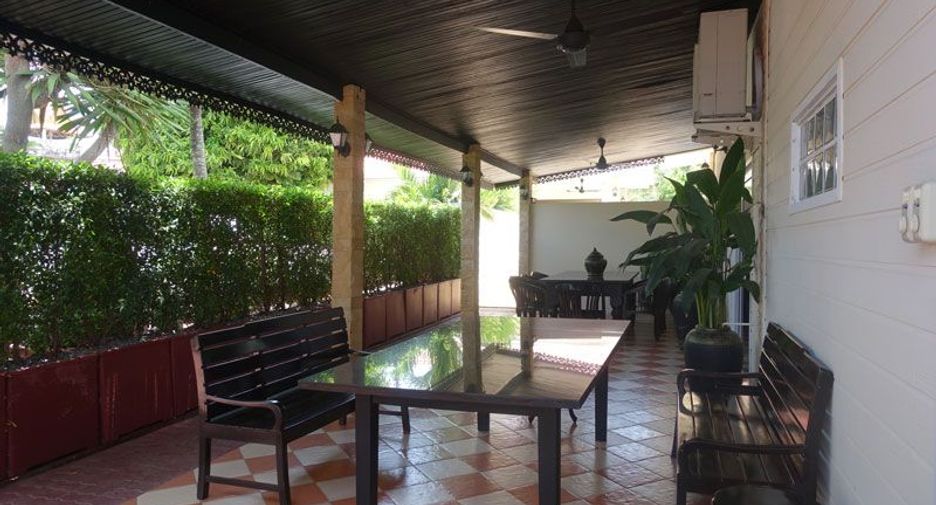 For sale 11 Beds retail Space in Bang Saray, Pattaya