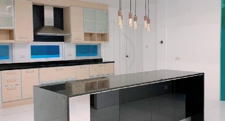 Haus zum Kauf mit 4 Zimmer in Thawi Watthana, Bangkok