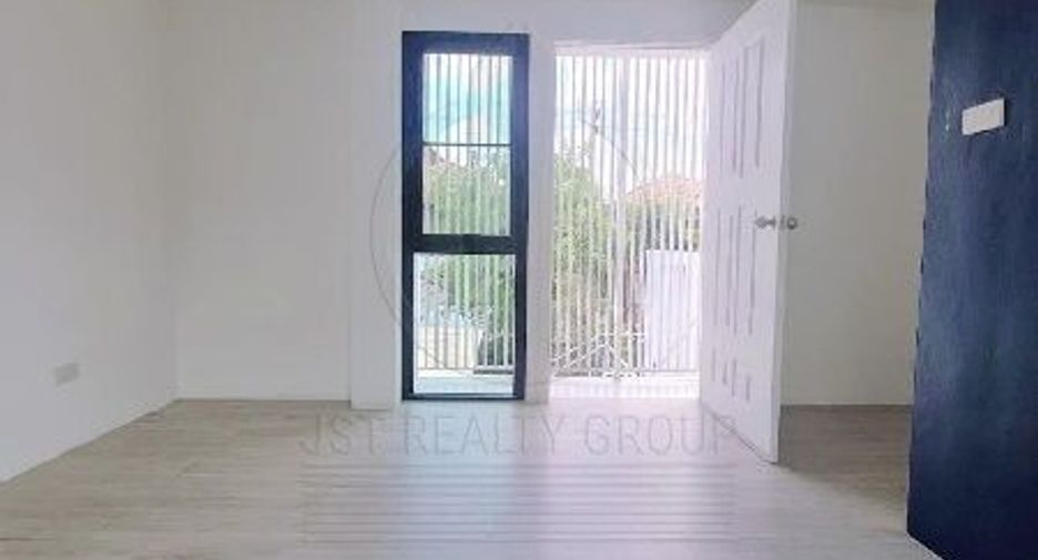 Haus zum Kauf mit 4 Zimmer in Thawi Watthana, Bangkok