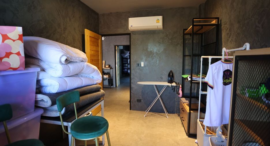 For sale 2 bedrooms retail Space in Thalang, Phuket