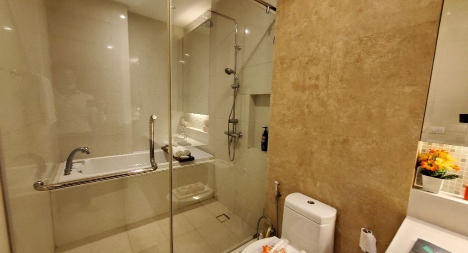 Condo en alquiler de 2 habitaciones en Khlong Toei, Bangkok